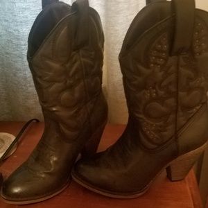 BRAND NEW Cowboy boots